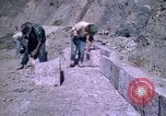 Standbild pick ax Bolivien, 1966, aus Sekunde 41 historischem Filmmaterial Videoclip 65675042327