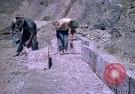 Standbild pick ax Bolivien, 1966, aus Sekunde 42 historischem Filmmaterial Videoclip 65675042327