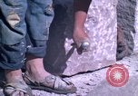 Standbild pick ax Bolivien, 1966, aus Sekunde 47 historischem Filmmaterial Videoclip 65675042327