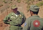Standbild American Officers Bolivien, 1966, aus Sekunde 61 historischem Filmmaterial Videoclip 65675042329