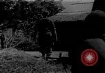 Image sud-vietnamiens soldats patrouillent village Vietnam, 1970, de la seconde 16 séquences d'archives historiques vidéo 65675042355
