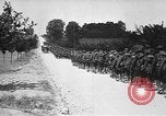 Standbild USA Division 3 Frankreich, 1918, aus Sekunde 13 historischem Filmmaterial Videoclip 65675042374