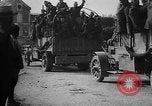 Standbild USA Division 3 Frankreich, 1918, aus Sekunde 35 historischem Filmmaterial Videoclip 65675042374