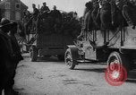 Standbild USA Division 3 Frankreich, 1918, aus Sekunde 37 historischem Filmmaterial Videoclip 65675042374