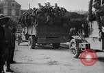 Standbild USA Division 3 Frankreich, 1918, aus Sekunde 48 historischem Filmmaterial Videoclip 65675042374
