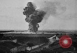 Immagine di American polveriera esplode nella prima guerra mondiale Francia, 1918, secondo 15 filmato di repertorio 65675042394