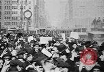 Standbild Waffenstillstand Ersten Weltkrieg Feiern  und von Pershing ziert Frankreich, 1918, aus Sekunde 25 historischem Filmmaterial Videoclip 65675042395