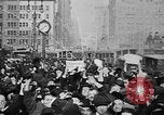 Standbild Waffenstillstand Ersten Weltkrieg Feiern  und von Pershing ziert Frankreich, 1918, aus Sekunde 27 historischem Filmmaterial Videoclip 65675042395