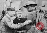 Standbild Waffenstillstand Ersten Weltkrieg Feiern  und von Pershing ziert Frankreich, 1918, aus Sekunde 41 historischem Filmmaterial Videoclip 65675042395