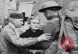 Standbild Waffenstillstand Ersten Weltkrieg Feiern  und von Pershing ziert Frankreich, 1918, aus Sekunde 42 historischem Filmmaterial Videoclip 65675042395