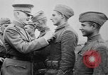 Standbild Waffenstillstand Ersten Weltkrieg Feiern  und von Pershing ziert Frankreich, 1918, aus Sekunde 53 historischem Filmmaterial Videoclip 65675042395
