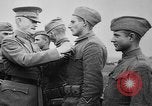 Standbild Waffenstillstand Ersten Weltkrieg Feiern  und von Pershing ziert Frankreich, 1918, aus Sekunde 55 historischem Filmmaterial Videoclip 65675042395