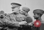 Standbild Waffenstillstand Ersten Weltkrieg Feiern  und von Pershing ziert Frankreich, 1918, aus Sekunde 62 historischem Filmmaterial Videoclip 65675042395
