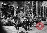 Standbild Siegesparade Ende Ersten Weltkrieg Frankreich, 1919, aus Sekunde 8 historischem Filmmaterial Videoclip 65675042396