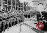 Standbild Siegesparade Ende Ersten Weltkrieg Frankreich, 1919, aus Sekunde 21 historischem Filmmaterial Videoclip 65675042396