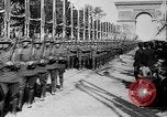Standbild Siegesparade Ende Ersten Weltkrieg Frankreich, 1919, aus Sekunde 25 historischem Filmmaterial Videoclip 65675042396