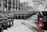 Standbild Siegesparade Ende Ersten Weltkrieg Frankreich, 1919, aus Sekunde 26 historischem Filmmaterial Videoclip 65675042396