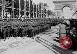 Standbild Siegesparade Ende Ersten Weltkrieg Frankreich, 1919, aus Sekunde 29 historischem Filmmaterial Videoclip 65675042396