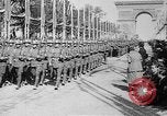Standbild Siegesparade Ende Ersten Weltkrieg Frankreich, 1919, aus Sekunde 30 historischem Filmmaterial Videoclip 65675042396