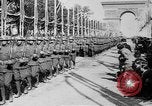 Standbild Siegesparade Ende Ersten Weltkrieg Frankreich, 1919, aus Sekunde 35 historischem Filmmaterial Videoclip 65675042396