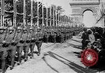 Standbild Siegesparade Ende Ersten Weltkrieg Frankreich, 1919, aus Sekunde 37 historischem Filmmaterial Videoclip 65675042396