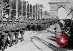 Standbild Siegesparade Ende Ersten Weltkrieg Frankreich, 1919, aus Sekunde 38 historischem Filmmaterial Videoclip 65675042396