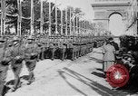 Standbild Siegesparade Ende Ersten Weltkrieg Frankreich, 1919, aus Sekunde 39 historischem Filmmaterial Videoclip 65675042396