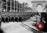 Standbild Siegesparade Ende Ersten Weltkrieg Frankreich, 1919, aus Sekunde 41 historischem Filmmaterial Videoclip 65675042396