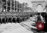 Standbild Siegesparade Ende Ersten Weltkrieg Frankreich, 1919, aus Sekunde 42 historischem Filmmaterial Videoclip 65675042396