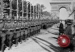 Standbild Siegesparade Ende Ersten Weltkrieg Frankreich, 1919, aus Sekunde 47 historischem Filmmaterial Videoclip 65675042396