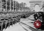 Standbild Siegesparade Ende Ersten Weltkrieg Frankreich, 1919, aus Sekunde 49 historischem Filmmaterial Videoclip 65675042396