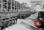 Standbild Siegesparade Ende Ersten Weltkrieg Frankreich, 1919, aus Sekunde 51 historischem Filmmaterial Videoclip 65675042396