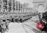 Standbild Siegesparade Ende Ersten Weltkrieg Frankreich, 1919, aus Sekunde 53 historischem Filmmaterial Videoclip 65675042396