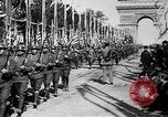 Standbild Siegesparade Ende Ersten Weltkrieg Frankreich, 1919, aus Sekunde 56 historischem Filmmaterial Videoclip 65675042396