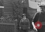 Image bâtiment de la Croix-Rouge France, 1918, de la seconde 21 séquences d'archives historiques vidéo 65675042398