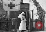Image bâtiment de la Croix-Rouge France, 1918, de la seconde 43 séquences d'archives historiques vidéo 65675042398