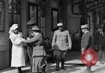 Image bâtiment de la Croix-Rouge France, 1918, de la seconde 60 séquences d'archives historiques vidéo 65675042398