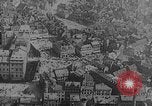 Standbild Zeppelin Luftschiff Schwaben stürzt in Flammen London England Vereinigtes Königreich, 1917, aus Sekunde 12 historischem Filmmaterial Videoclip 65675042410