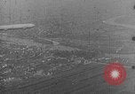 Standbild Zeppelin Luftschiff Schwaben stürzt in Flammen London England Vereinigtes Königreich, 1917, aus Sekunde 19 historischem Filmmaterial Videoclip 65675042410