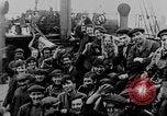 Standbild German Submarine kapituliert britischen Q-Schiff Mittelmeer, 1917, aus Sekunde 4 historischem Filmmaterial Videoclip 65675042412