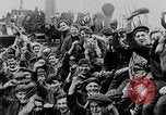 Standbild German Submarine kapituliert britischen Q-Schiff Mittelmeer, 1917, aus Sekunde 5 historischem Filmmaterial Videoclip 65675042412