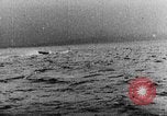 Standbild German Submarine kapituliert britischen Q-Schiff Mittelmeer, 1917, aus Sekunde 13 historischem Filmmaterial Videoclip 65675042412
