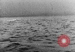 Standbild German Submarine kapituliert britischen Q-Schiff Mittelmeer, 1917, aus Sekunde 15 historischem Filmmaterial Videoclip 65675042412