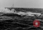 Standbild German Submarine kapituliert britischen Q-Schiff Mittelmeer, 1917, aus Sekunde 17 historischem Filmmaterial Videoclip 65675042412