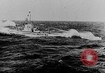 Standbild German Submarine kapituliert britischen Q-Schiff Mittelmeer, 1917, aus Sekunde 18 historischem Filmmaterial Videoclip 65675042412