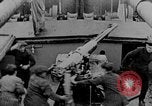 Standbild German Submarine kapituliert britischen Q-Schiff Mittelmeer, 1917, aus Sekunde 22 historischem Filmmaterial Videoclip 65675042412