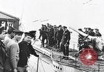 Standbild German Submarine kapituliert britischen Q-Schiff Mittelmeer, 1917, aus Sekunde 28 historischem Filmmaterial Videoclip 65675042412