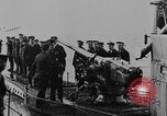 Standbild German Submarine kapituliert britischen Q-Schiff Mittelmeer, 1917, aus Sekunde 32 historischem Filmmaterial Videoclip 65675042412