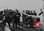 Standbild German Submarine kapituliert britischen Q-Schiff Mittelmeer, 1917, aus Sekunde 34 historischem Filmmaterial Videoclip 65675042412