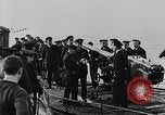 Standbild German Submarine kapituliert britischen Q-Schiff Mittelmeer, 1917, aus Sekunde 39 historischem Filmmaterial Videoclip 65675042412